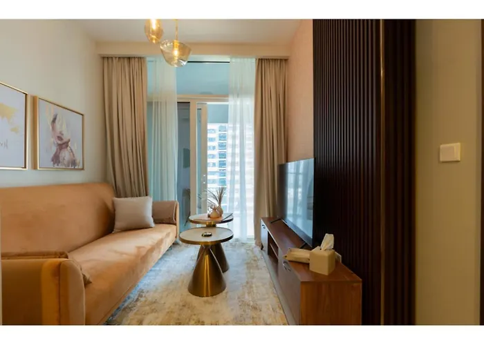 Keyrock Living - Luxury 1Br Apartment With Lake View In Business Bay